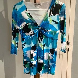 Kay Unger beautifully designed top with 3/4 length sleeves. Stunning colors!